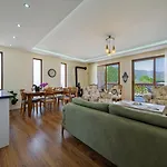 Villa Aleyna